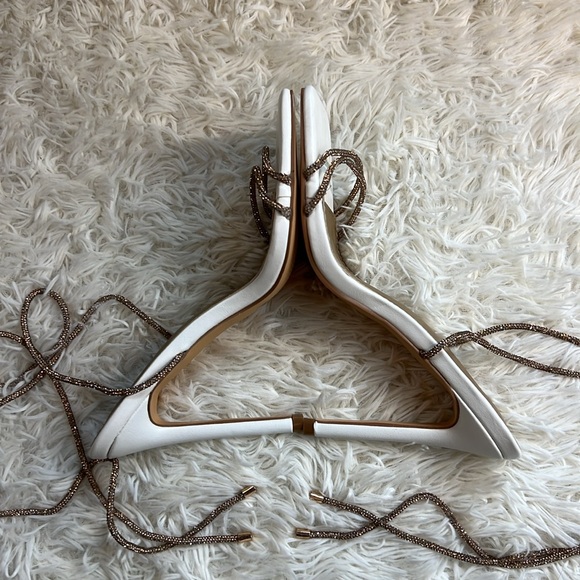 Fashion Nova Women’s Size 6-1/2 Sparkly Gold Strappy Heals - Picture 3 of 6